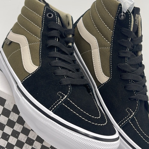 Vans Men’s Skate Sk8-Hi Black/Olive
VN0A5FCCBKO Sneakers - Picture 3 of 16
